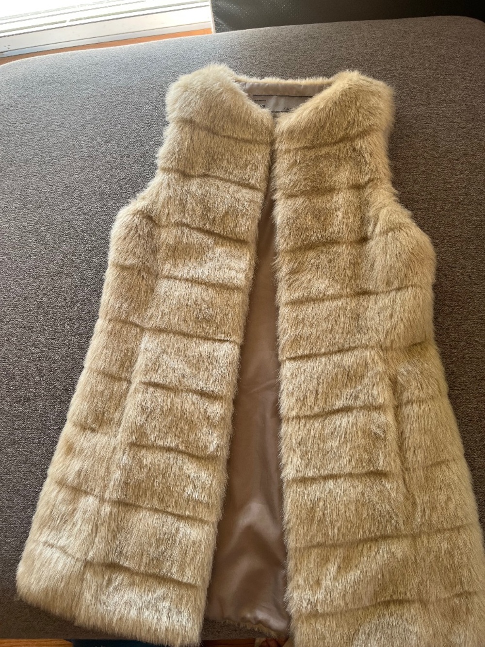 ZARA faux fur vest Sz S